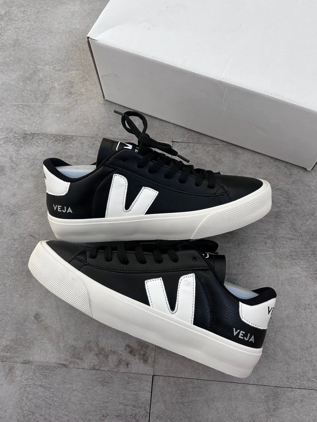 Veja - Preto