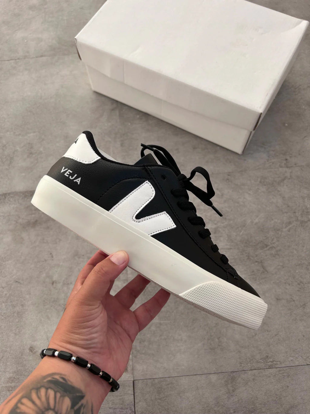 Veja - Preto