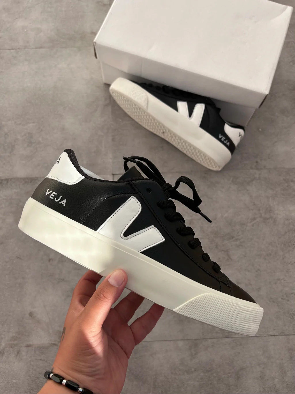 Veja - Preto