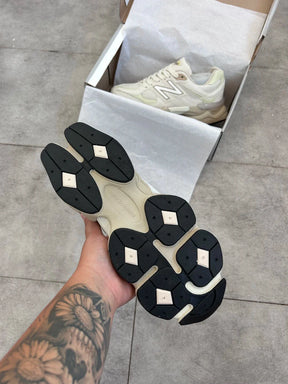 New Balance 9060 - Off White
